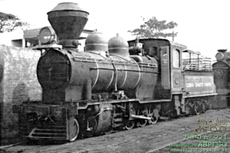 Locomotiva nº 221 ainda com as inscrições da Usina Santo Amaro e, logo atrás, a locomotiva Tentugal nº 50