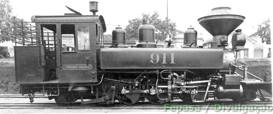 Locomotiva a vapor 2-6-2 Baldwin nº 911 da bitolinha de 60 centímetros da CPEF - Companhia Paulista de Estradas de Ferro