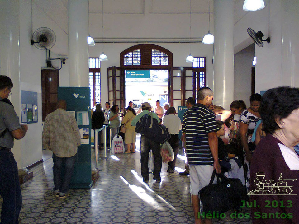 Venda de passagens e acesso ao embarque no trem de passageiros em Belo Horizonte