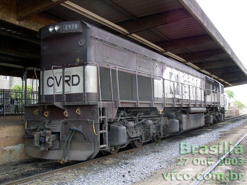 Locomotiva GT26CU-2 nº 2978 FCA (ex-960 EFVM, ex-EF Carajás, ex-SR3 RFFSA) em Brasília, ainda com a pintura da Vale, em 2003