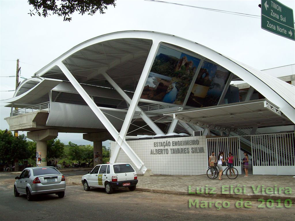 Fachada da estação Shopping Cidade, do Metrô de Teresina