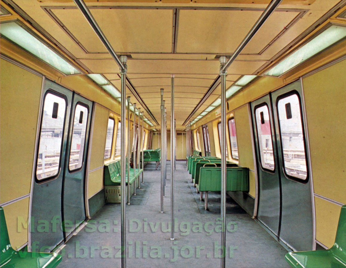 Interior do trem Mafersa do Metrô Rio