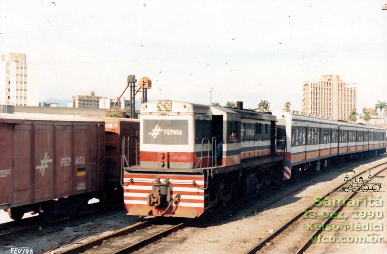 Locomotiva Alco RSD8 Fepasa tracionando o TIM - Trem Intrametropolitano de Santos