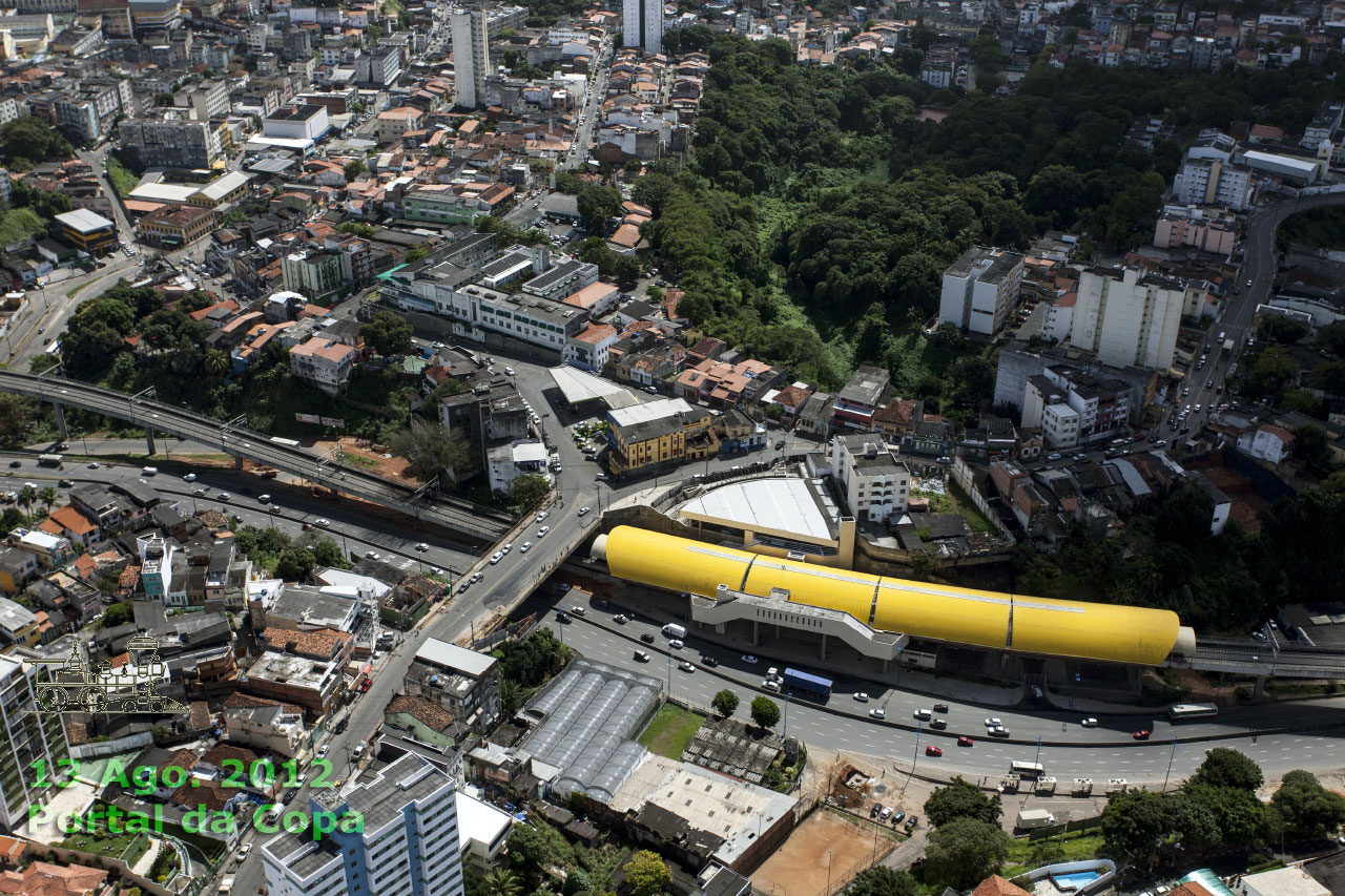 Vista aérea da estação Brotas, do Metrô de Salvador, em funcionamento desde a Copa 2014