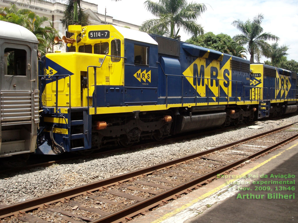 Outra vista da locomotiva SD38M nº 5114-7 da ferrovia MRS, destacada para fazer a viagem experimental do trem turístico 