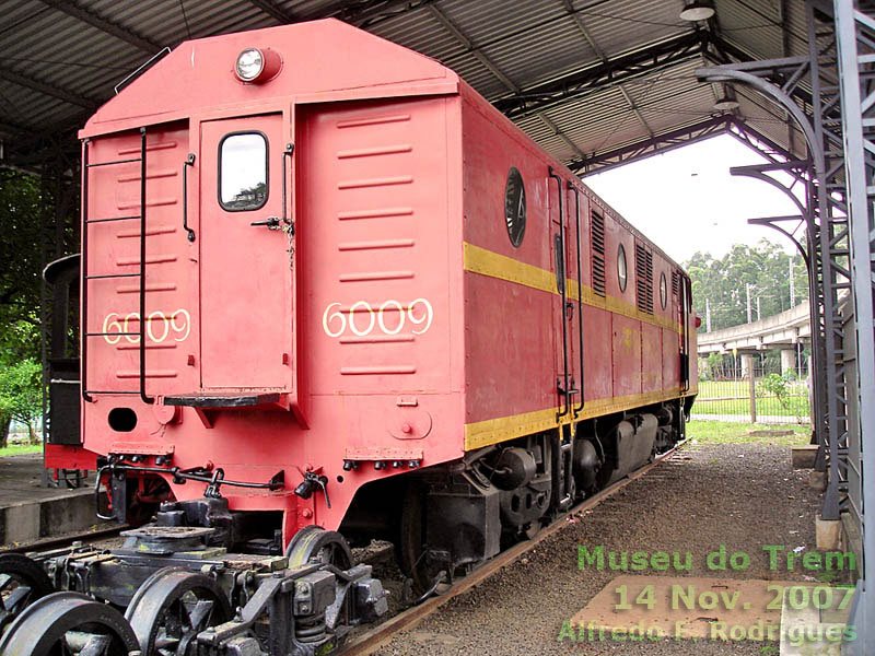 Vista posterior da locomotiva B12 nº 6009 em exposição no Museu do Trem, de São Leopoldo (RS)