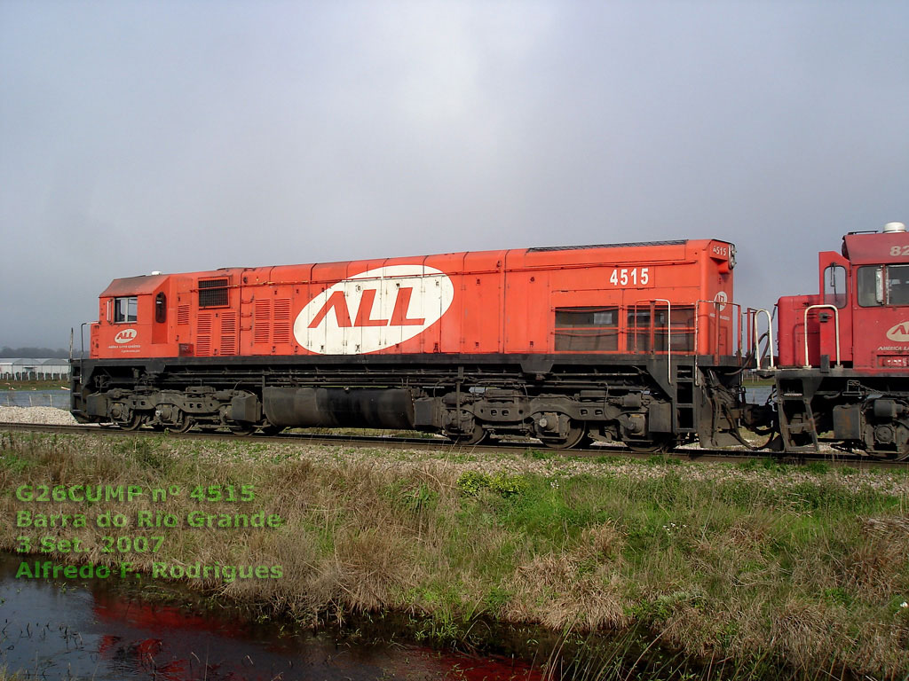 Vista lateral esquerda da Locomotiva G26CUMP nº 4515 da ferrovia ALL em Barra do Rio Grande, 3 Set. 2007, by Alfredo F. Rodrigues