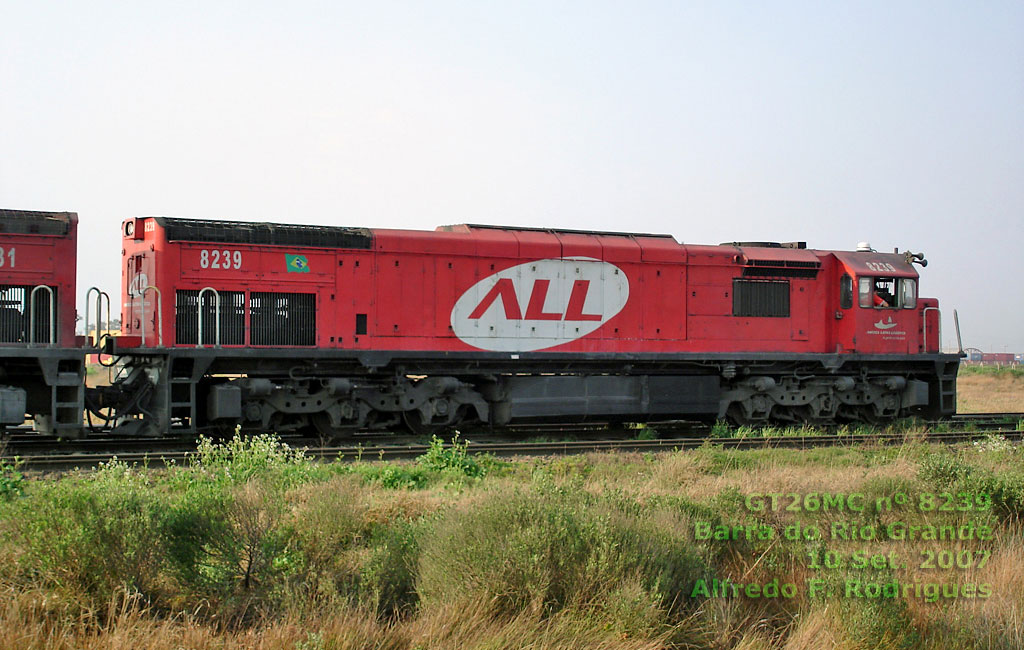 Locomotiva GT26MC nº 8239 da ALL em Barra do Rio Grande (2007)