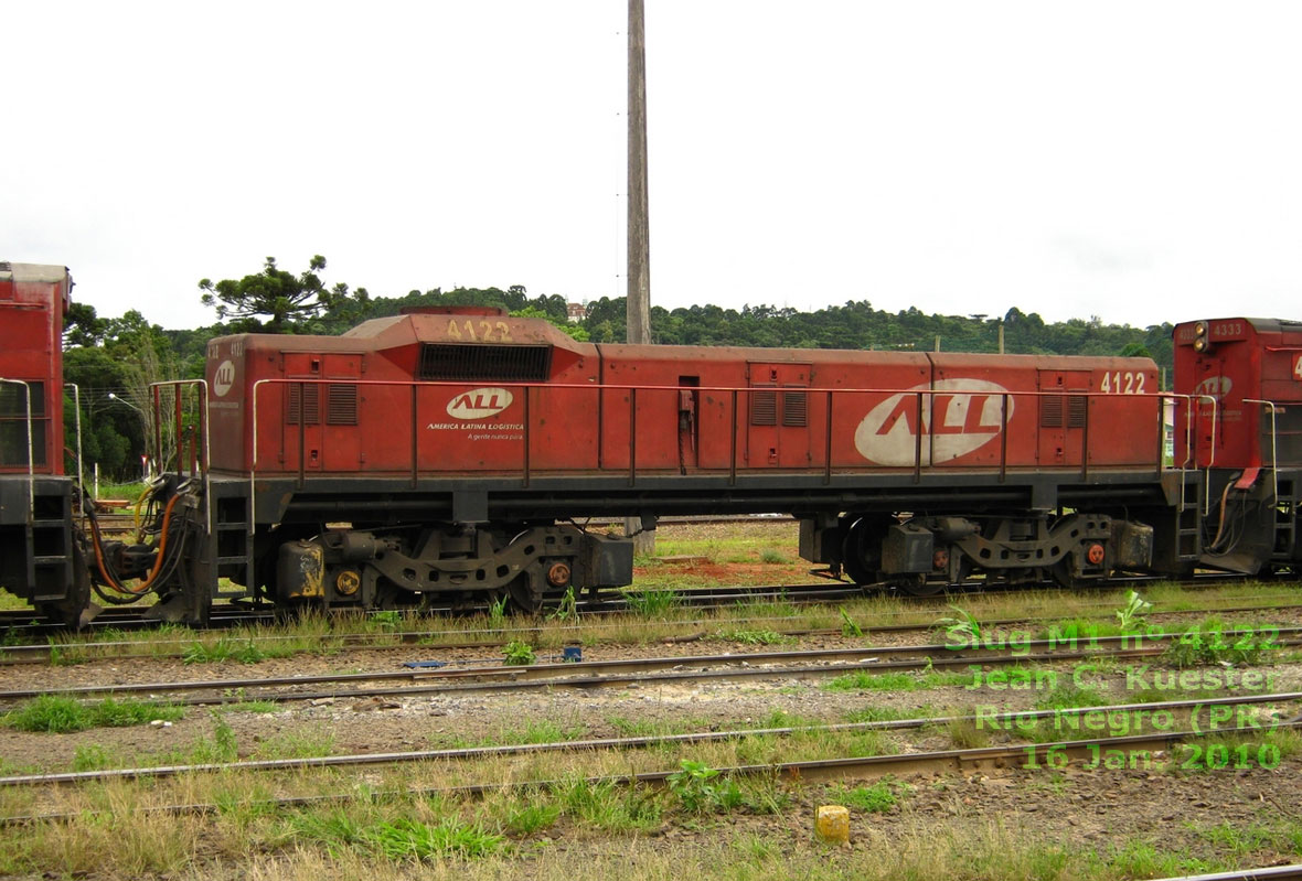Locomotiva "Slug" M1 nº 4122 da ferrovia ALL em Rio Negro (PR), 16 Jan. 2010, by Jean C. Kuester