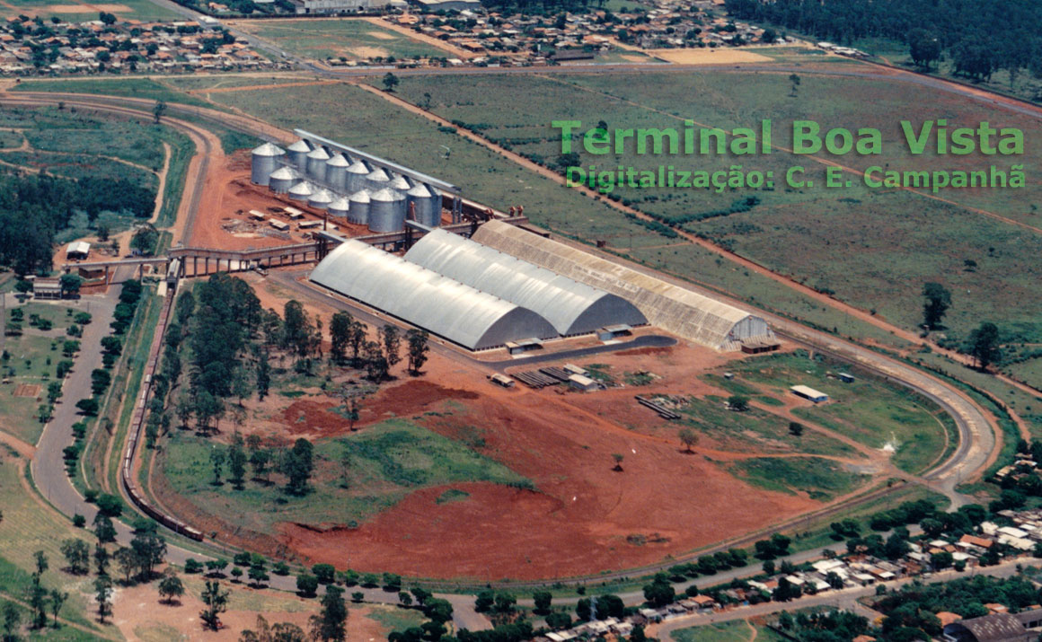 Vista aérea do Terminal Boa Vista em 1996, com o trem na pera de carregamento de grãos nos vagões