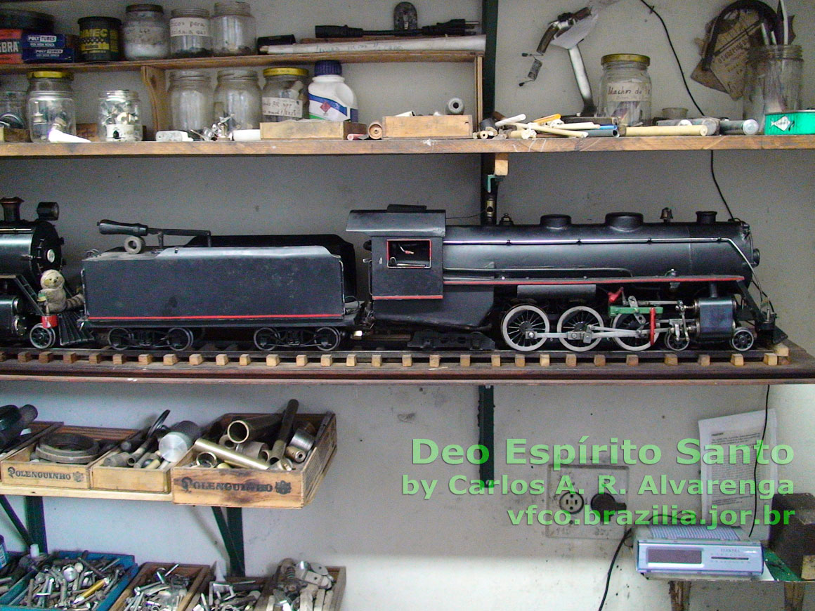 Ferreomodelo "live steam" escala 1:22 de locomotiva Hudson 4-6-4 construído por Deo Espírito Santo em 1948