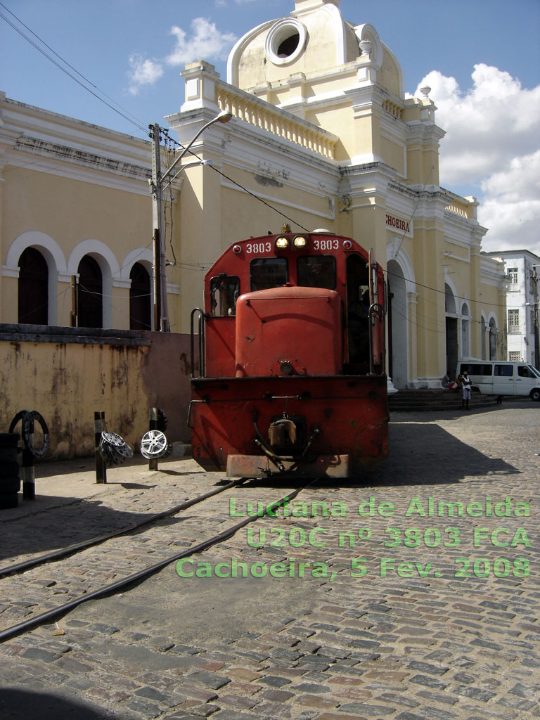 Locomotiva U20C número 3803 da FCA - Ferrovia Centro-Atlântica, em Cachoeira