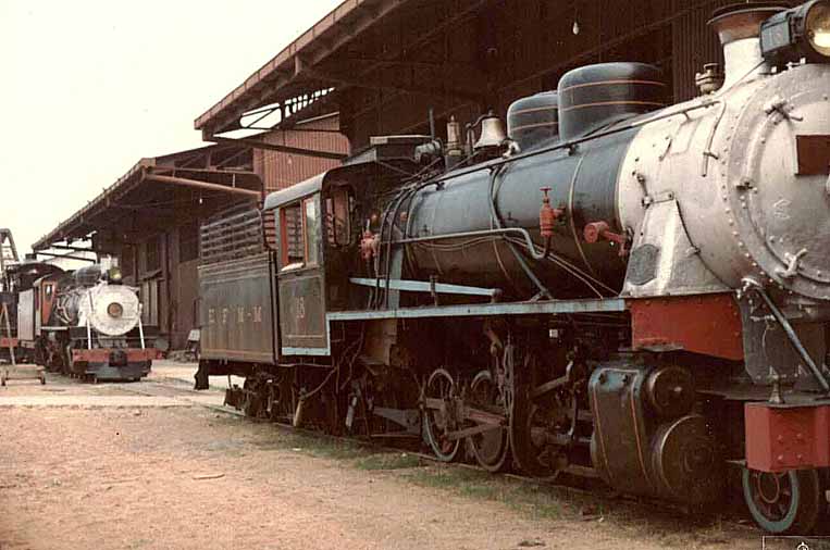 Locomotiva Mikado nº 18 no pátio da ferrovia Madeira-Mamoré em 1983