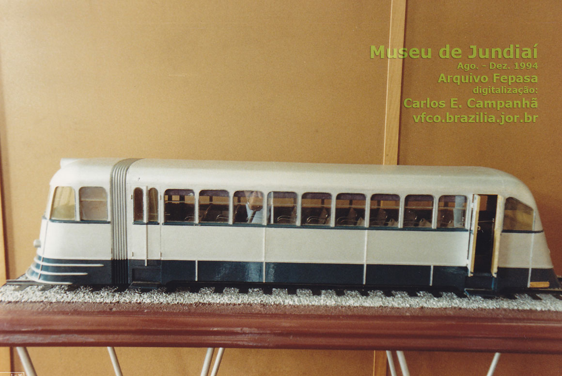 Ferreomodelo de vagão automotriz, fotografado no Museu Ferroviário de Jundiaí em 1994