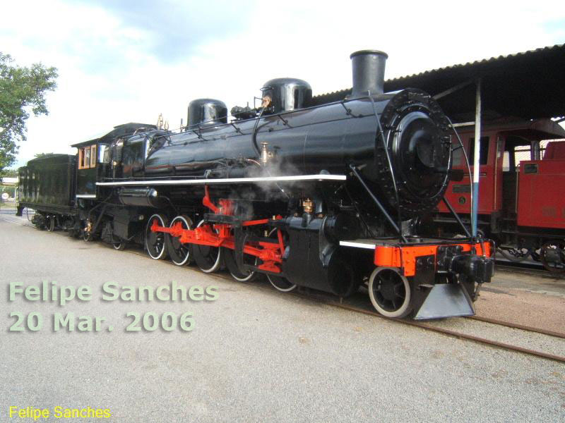 Locomotiva Skoda tipo 2-10-2 Santa Fé, número 201, reformada para o trem turístico, fotografada em 20 de Março de 2006