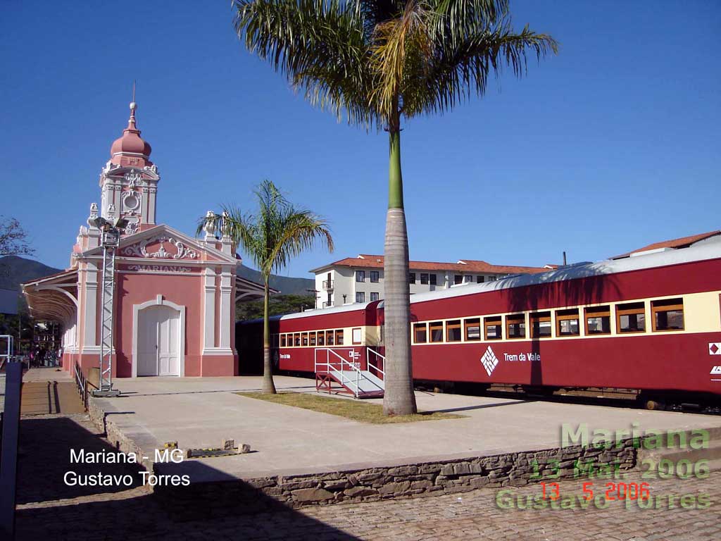 Vagões do Trem da Vale na estação ferroviária de Mariana