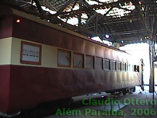 Aspecto externo de um vagão reformado para o Trem turístico Ouro Preto - Mariana
