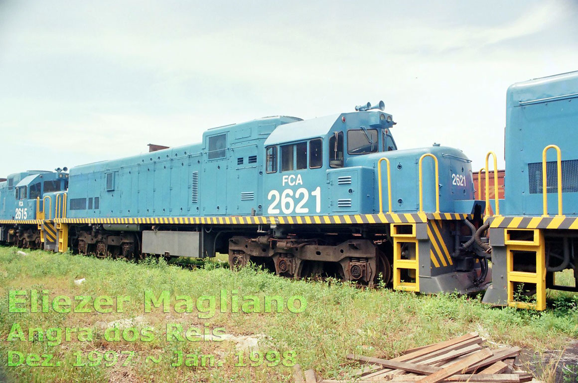 Locomotiva U20C Namibiana nº 2621 da FCA no porto de Angra dos Reis (foto sem corte)