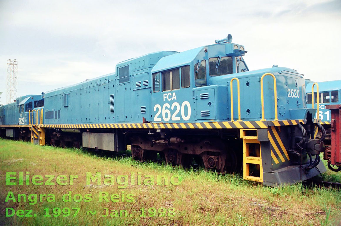 Locomotiva U20C Namibiana nº 2620 da FCA no pátio ferroviário do porto de Angra dos Reis (foto sem corte)