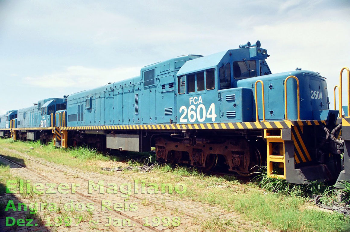 Cabine e lateral direita da locomotiva U20C Namibiana nº 2604 da FCA (sem corte)