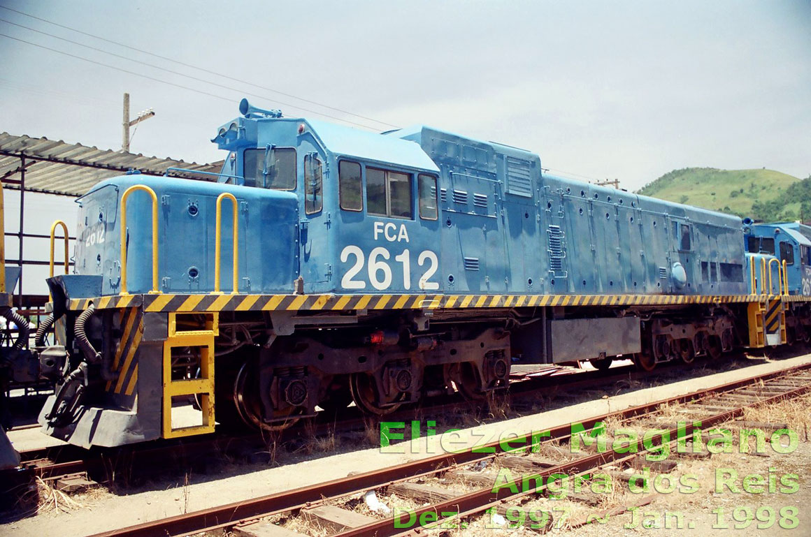 Locomotiva U20C Namibiana nº 2612 da FCA na estação ferroviária de Angra dos Reis (foto sem corte)
