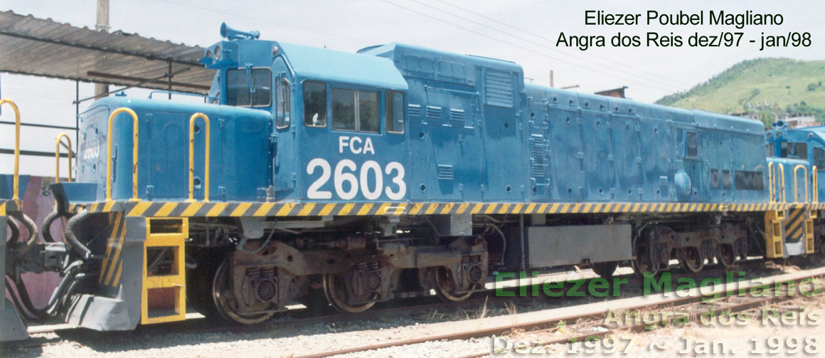 Lateral esquerda, cabine e nariz da locomotiva U20C Namibiana nº 2603 da FCA