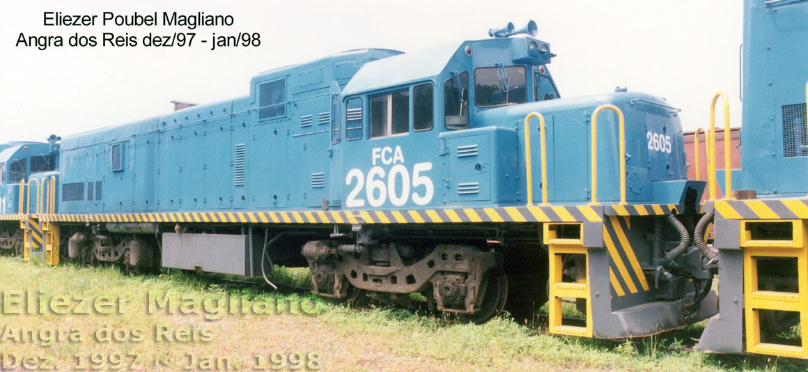 Locomotiva U20C Namibiana nº 2605 da FCA sobre truques falsos
