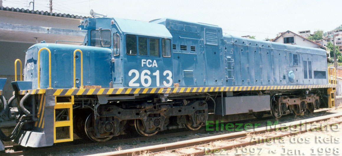 Lateral esquerda da cabine da locomotiva U20C Namibiana nº 2613 da FCA