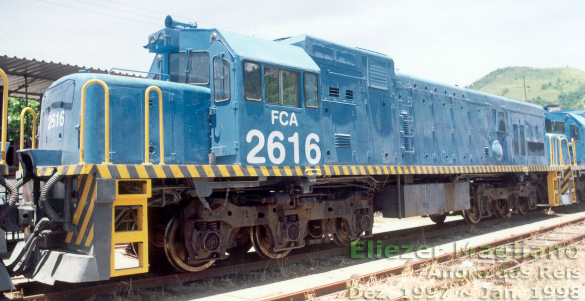 Locomotiva U20C Namibiana nº 2616 da FCA na estação ferroviária de Angra dos Reis (foto com corte e tratamento digital)