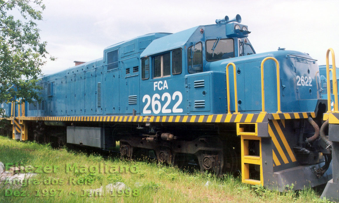 Locomotiva U20C Namibiana nº 2622 da FCA no porto de Angra dos Reis (foto com corte e tratamento digital)