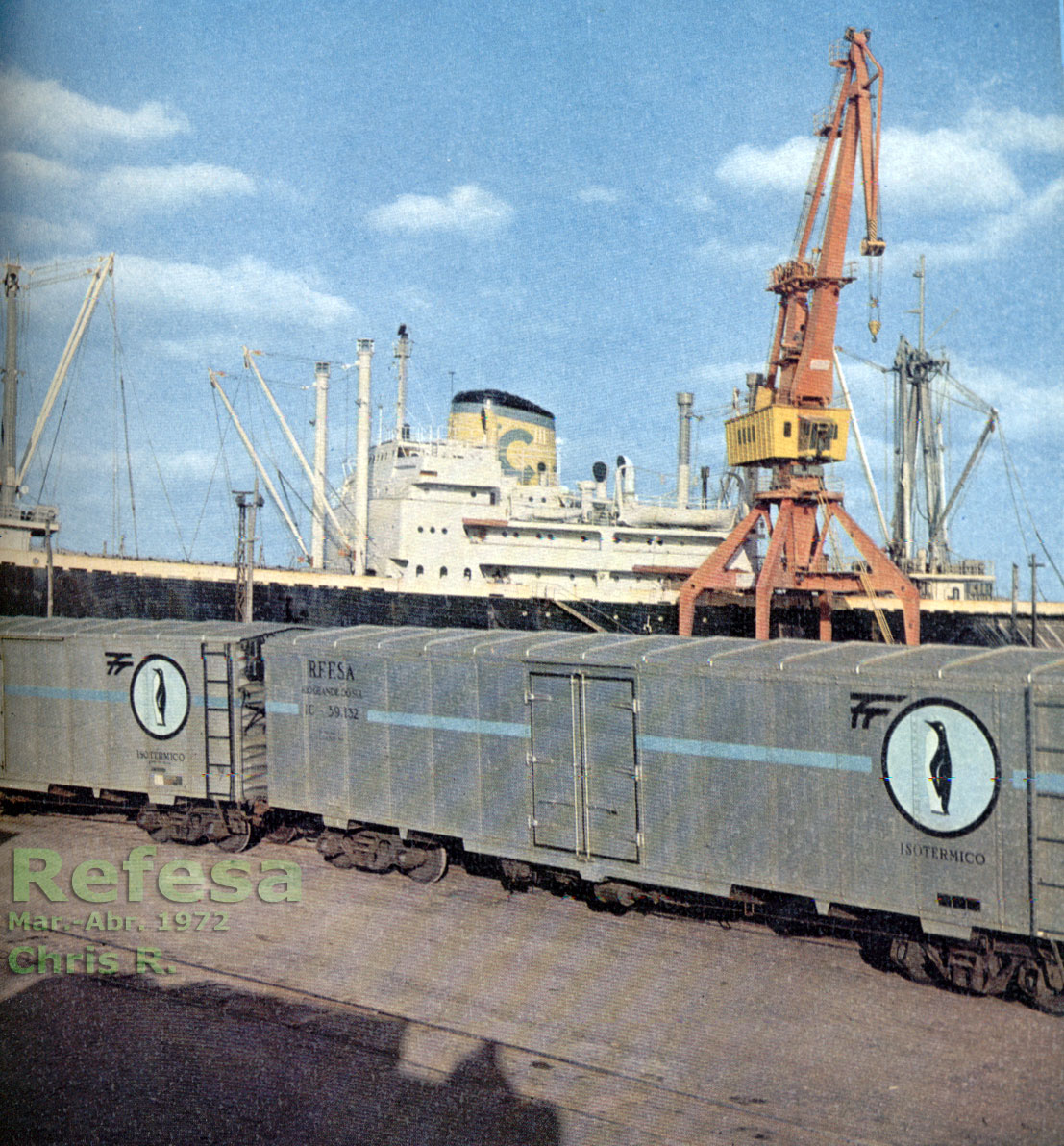 Vagões isotérmicos no porto de Rio Grande (RS), foto de capa da revista Refesa do início da década de 1970
